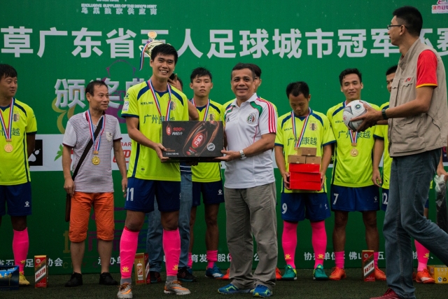 “领帆而上”  2026上海帆船公开赛开幕