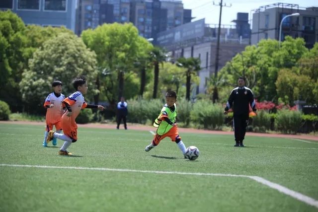 易建联的沉默耐人寻味 还能微微一笑反转吗